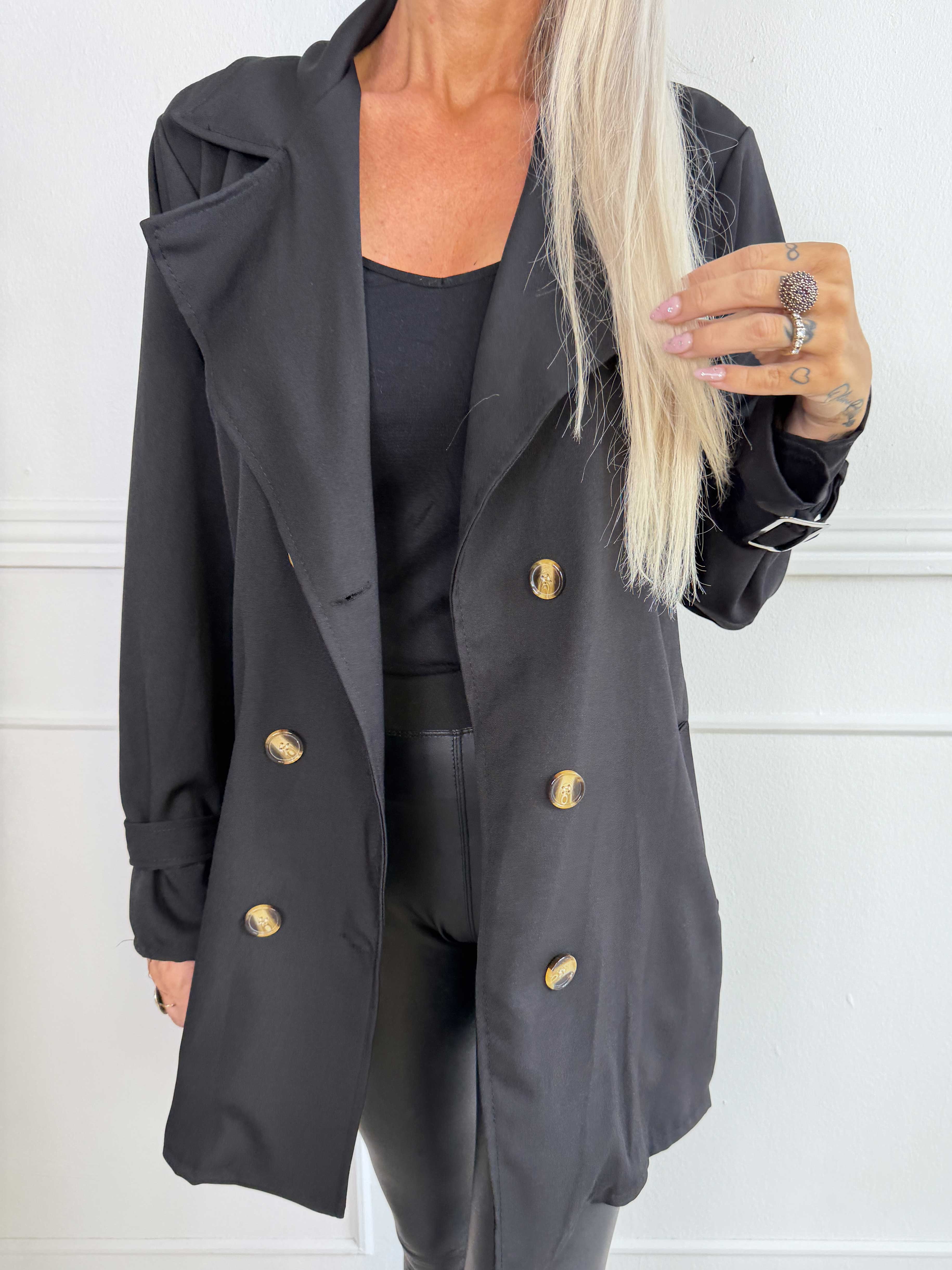 Sharpay Short 2.0 - Kort let plus size trenchcoat med bindebånd